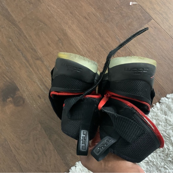 Lebron black size 12 shoes - Picture 3 of 4
